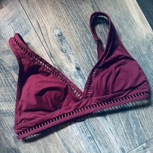 🌸Chic Burgundy Bikini Top with Cut-Out Accents